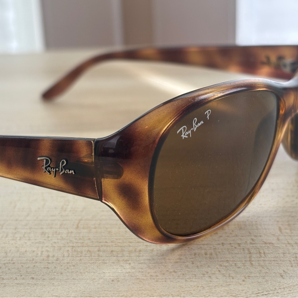 Ray-Ban Brown Polarized Sunglasses tortoise colored